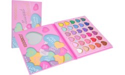 MEGA Heart Makeup Set