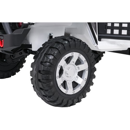 Jeep BEAST 4x4 White Vehicle