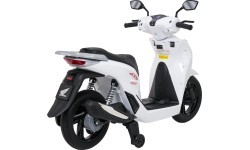 Детский электрический мотороллер Honda SH125I, белый