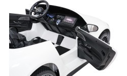 Elektromobilis Mercedes Benz GT63 AMG balts