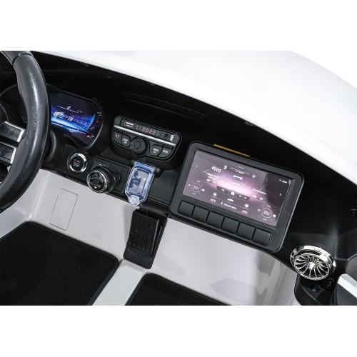 Elektromobilis Mercedes Benz GT63 AMG balts