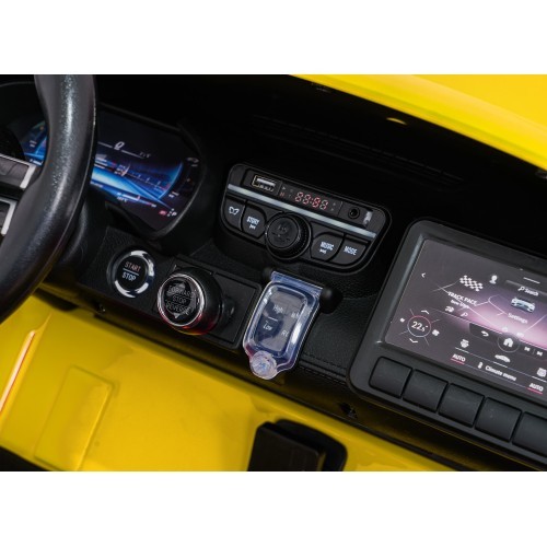 Электромобиль Mercedes Benz GT63 AMG, жёлтый