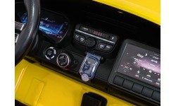 Электромобиль Mercedes Benz GT63 AMG, жёлтый
