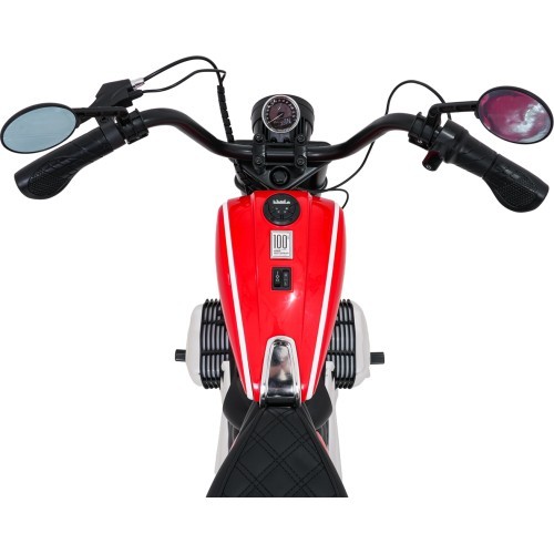 Elektriskais motocikls BMW R18, sarkans