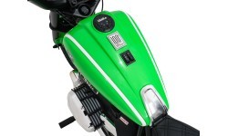 Elektriskais motocikls BMW R18, zaļš