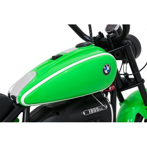 Elektriskais motocikls BMW R18, zaļš
