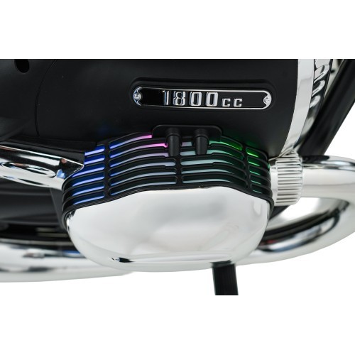 Электромотоцикл BMW R18, зелёный