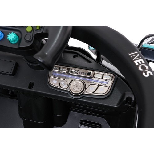 Детский электромобиль AMG PETRONAS F1, чёрный гоночный автомобиль