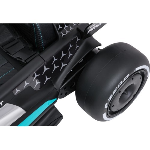 Детский электромобиль AMG PETRONAS F1, чёрный гоночный автомобиль
