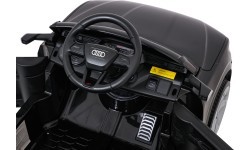 Электромобиль Audi SQ8, черный