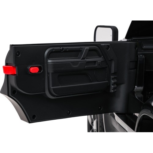 Land Rover Defender Black