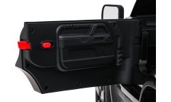 Elektromobilis bērniem Land Rover Defender, melns