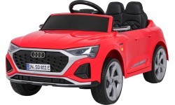 Elektromobilis Audi SQ8, sarkans