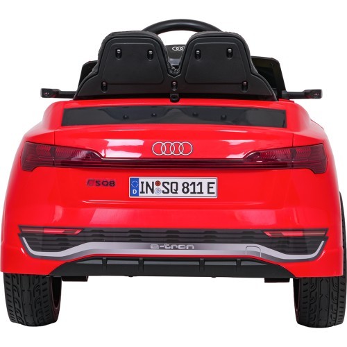 Elektromobilis Audi SQ8, sarkans