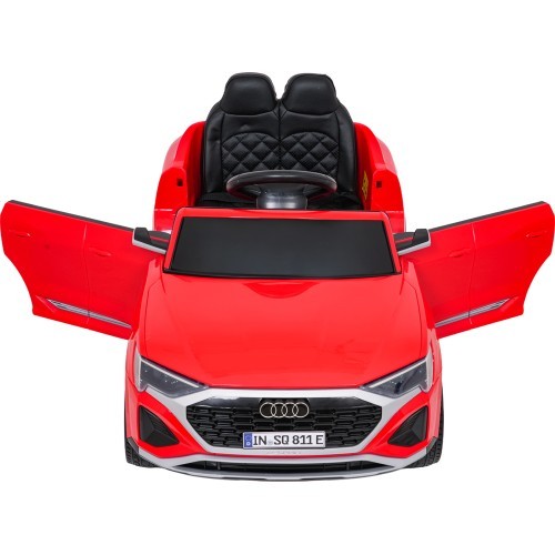 Elektromobilis Audi SQ8, sarkans