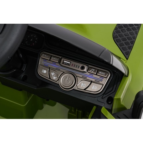 Land Rover Defender zaļš elektromobilis bērniem