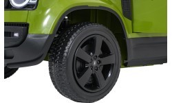 Land Rover Defender zaļš elektromobilis bērniem