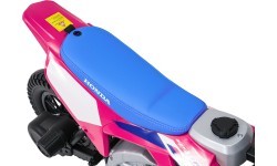 Электрический мотоцикл Honda CFR450R, розовый