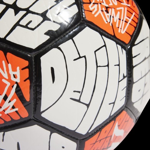 Adidas Messi Club futbola bumba, oranža/balta HE3814