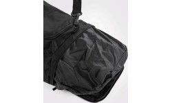 Спортивная сумка Venum Essential (37 л) – черная