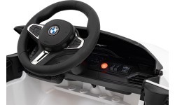 Vehicle BMW M4 White
