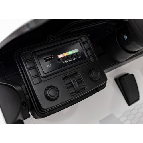 Vehicle BMW M4 White