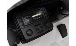 Elektromobilis BMW M4, balts