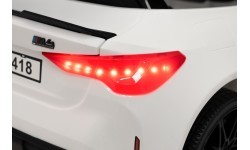 Elektromobilis BMW M4, balts