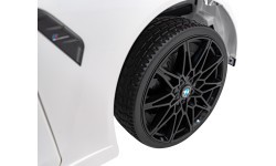 Elektromobilis BMW M4, balts