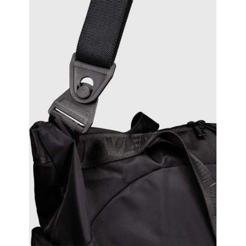 Venum Essential sporta soma, melna