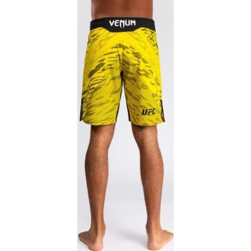 UFC Fusion by Venum Authentic Fight Night vīriešu cīņas šorti, garā piegriezuma, dzelteni
