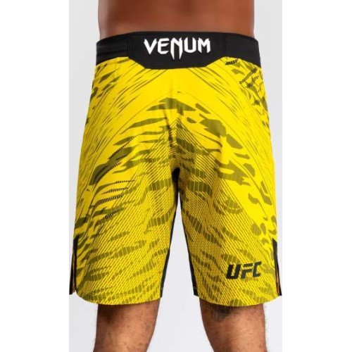 UFC Fusion by Venum Authentic Fight Night vīriešu cīņas šorti, garā piegriezuma, dzelteni