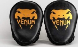 Venum Light Focus ķepas – melnas/zeltainas (pāris)
