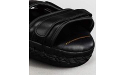 Venum Light Focus Mitts - Black/Gold (Pair)