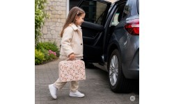 Leļļu māja koferī ar koka mēbelēm un 20 aksesuāru komplektu ECOTOYS