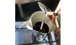 Гейзерная кофеварка из нержавеющей стали BasicNature, 6 чашек