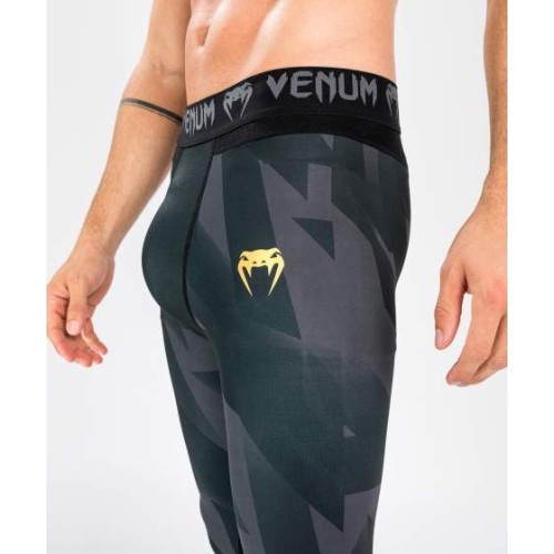 Venum Razor bikses – melnas/zeltainas