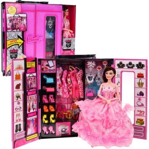 Dressing room + Doll