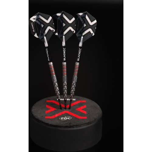 Winmau Blade X Prism Delta spalviņas, metāliski melns/sudrabs